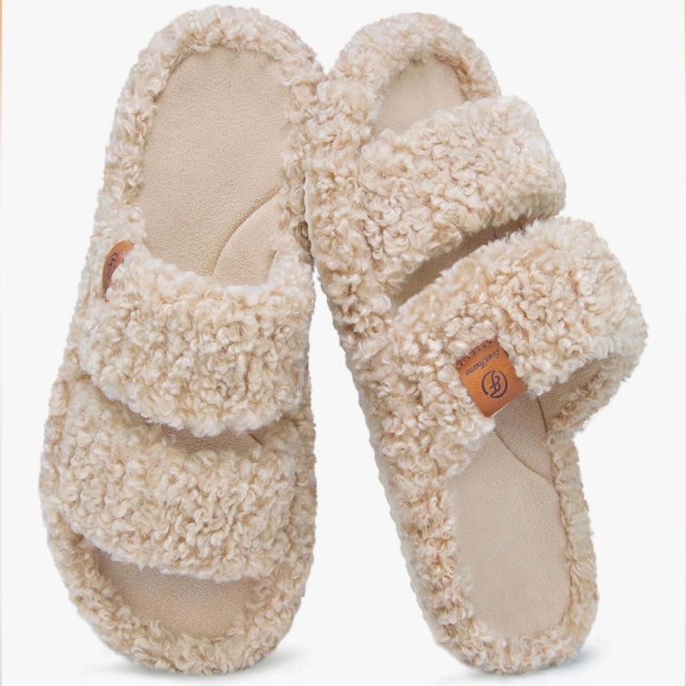 EverFoams Women’s Fuzzy Open-toe Slippers